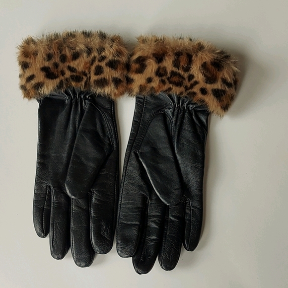 Leather Gloves with Faux Leopard Fur - Picture 1 of 4